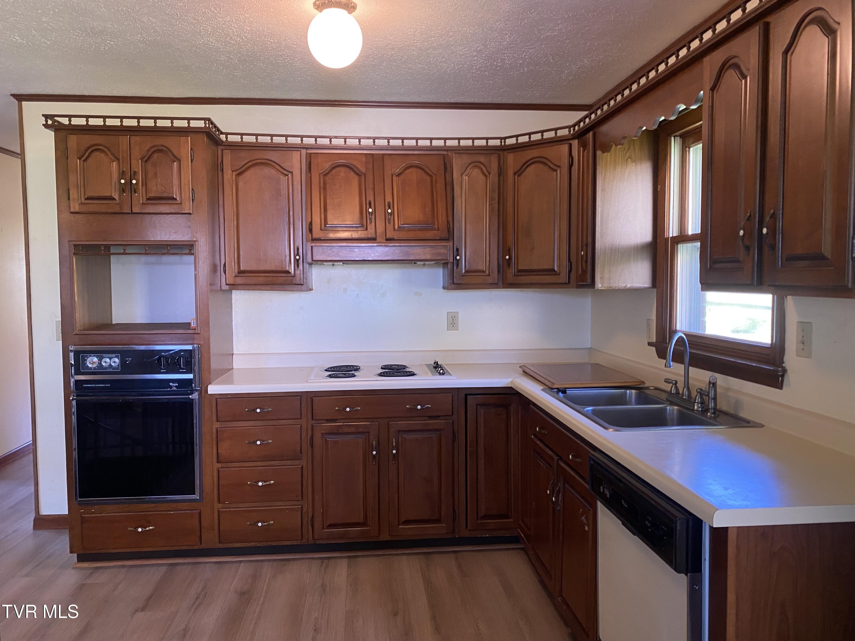 1095 Stonebruise Road, Unit 1 Lebanon, VA 24266 - Photo 2 of 12 IMG_6787