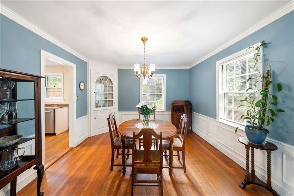 89 Melrose Avenue Needham, MA 02492 - Photo 5 of 29