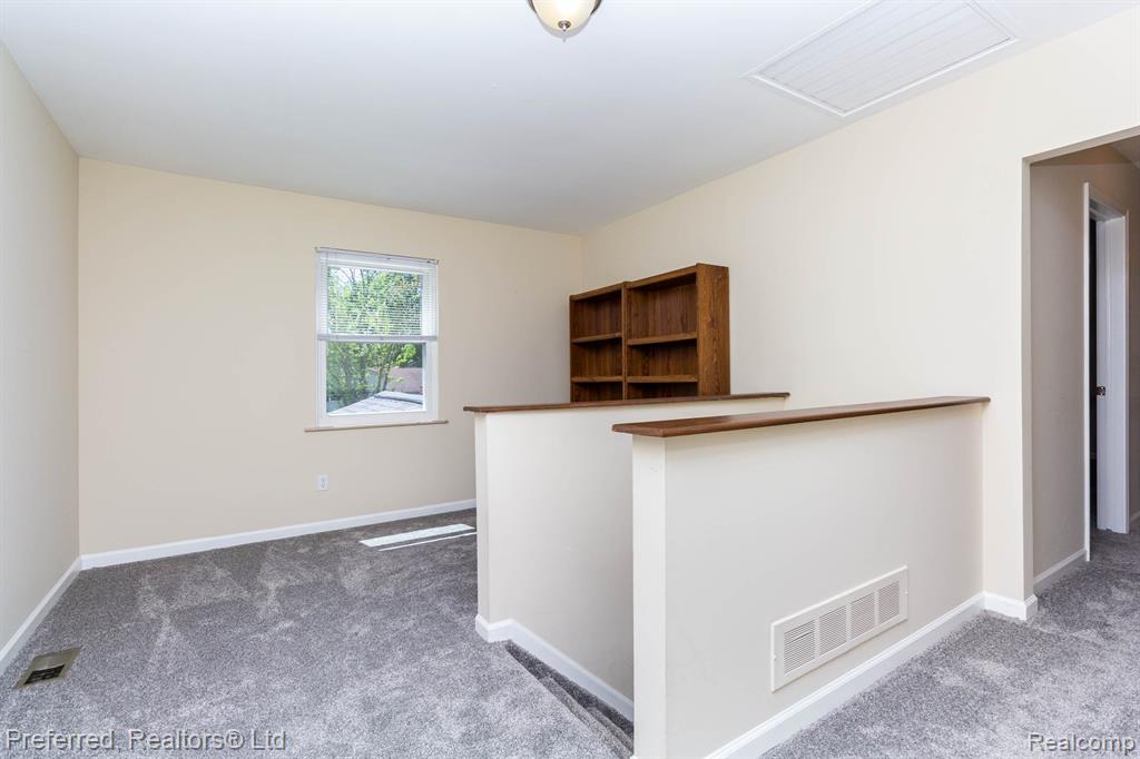 41944 Cherry Hill Road Novi, MI 48375 - Photo 23 of 44