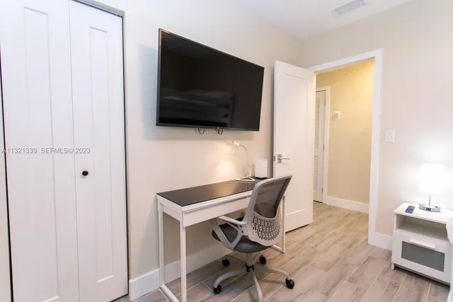 $5,999 | 1120 North 13th Terrace, Hollywood, FL 33019