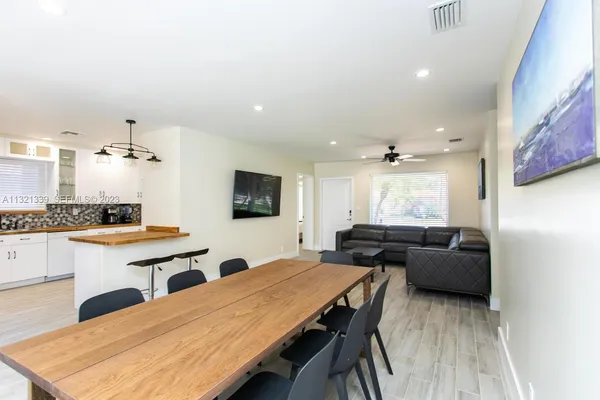 $5,999 | 1120 North 13th Terrace, Hollywood, FL 33019