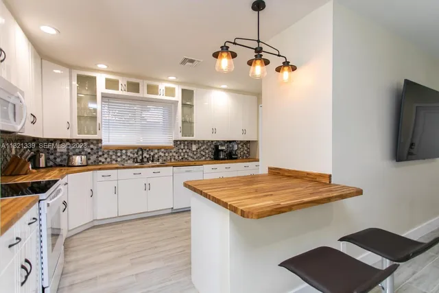 $5,999 | 1120 North 13th Terrace, Hollywood, FL 33019