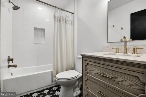 $689,000 | 1 Harper Ferry Court, Medford, NJ 08055