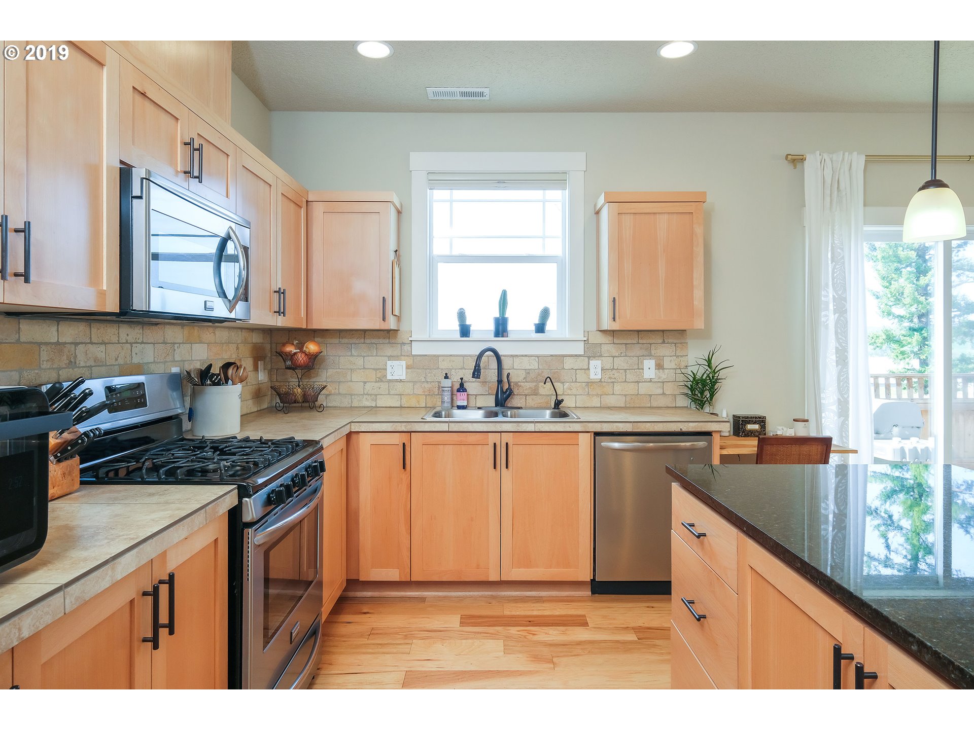 14998 Northwest Shackelford Road Portland, OR 97229 - Photo 6 of 19 Gallery Image 6