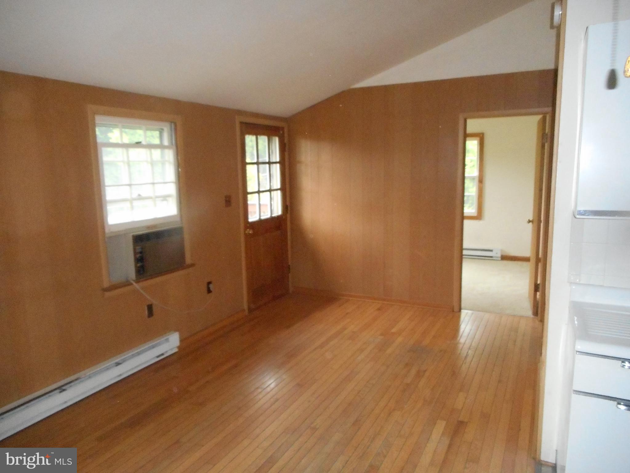 1223 Keyes Gap Road Harpers Ferry, WV 25425 - Photo 11 of 21 Living room