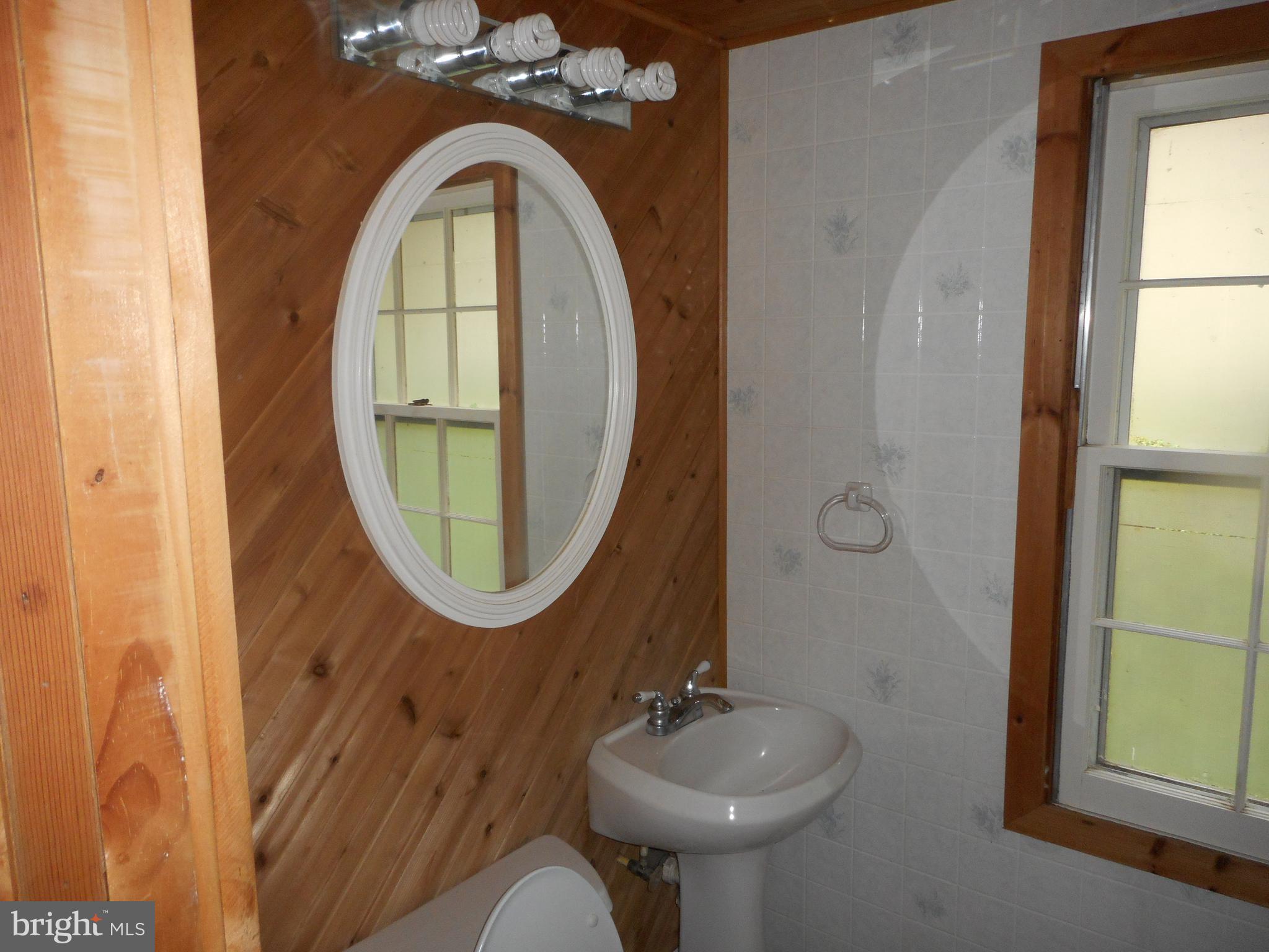 1223 Keyes Gap Road Harpers Ferry, WV 25425 - Photo 15 of 21 Bath