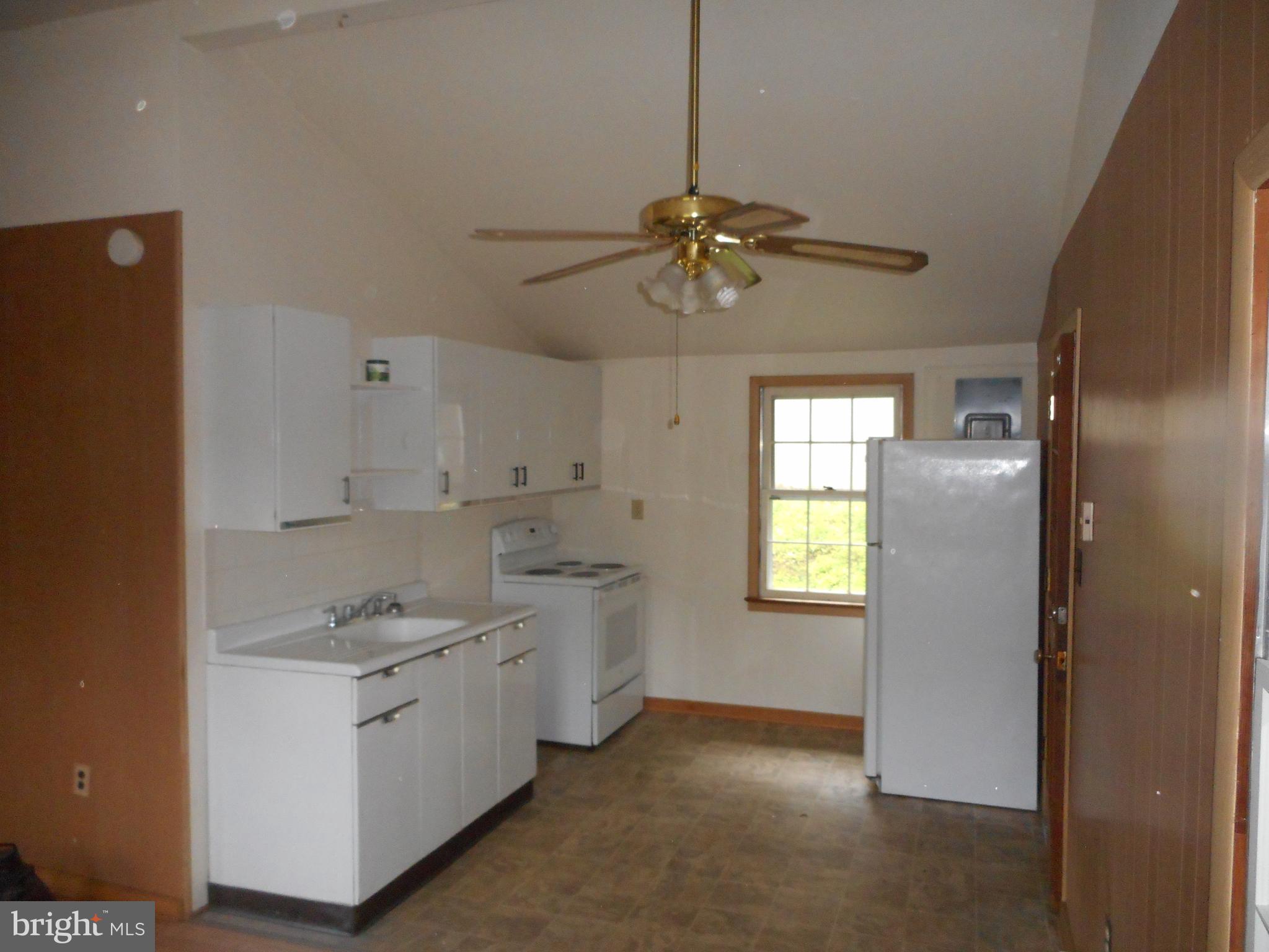 1223 Keyes Gap Road Harpers Ferry, WV 25425 - Photo 9 of 21 Kitchen