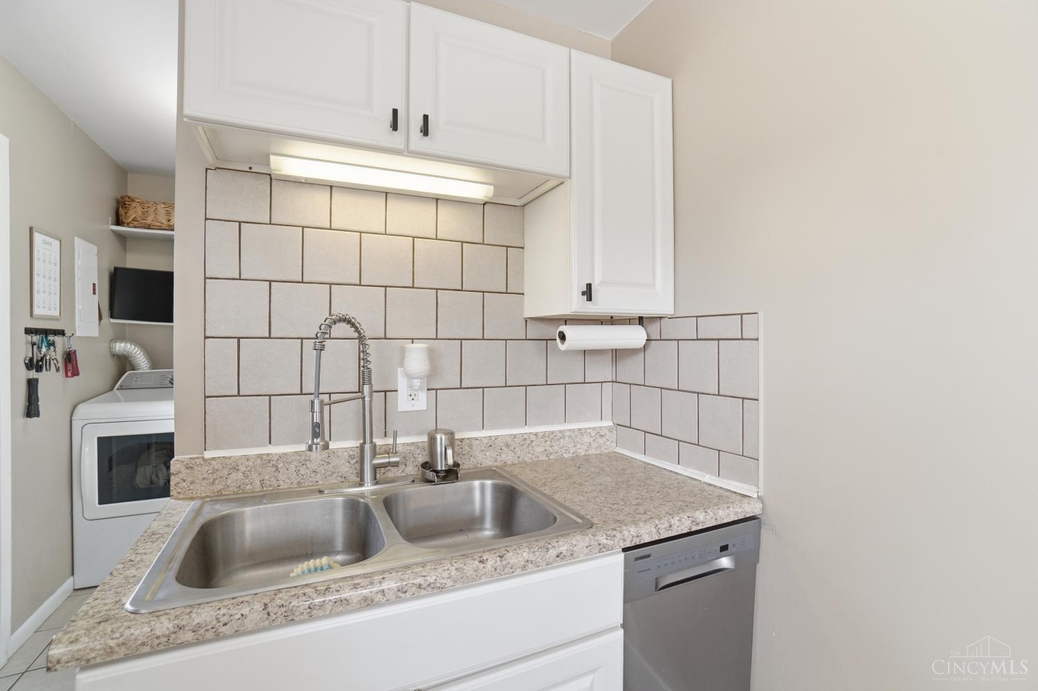 8407 Pine Road Cincinnati, OH 45236 - Photo 9 of 27
