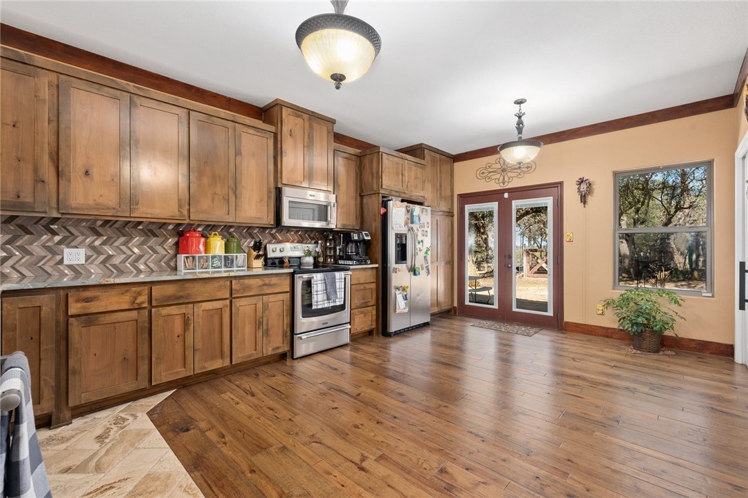 4909 Lookout Ridge Drive Marble Falls, TX 78654 - Photo 6 of 39