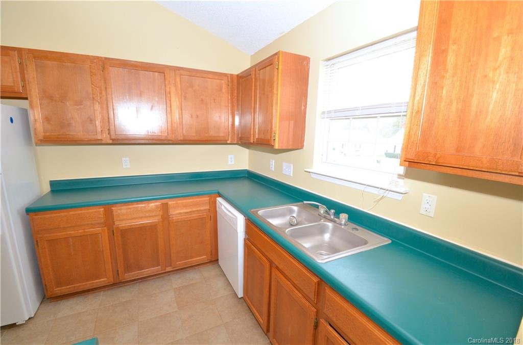 5121 June Furr Road Charlotte, NC 28216 - Photo 4 of 20