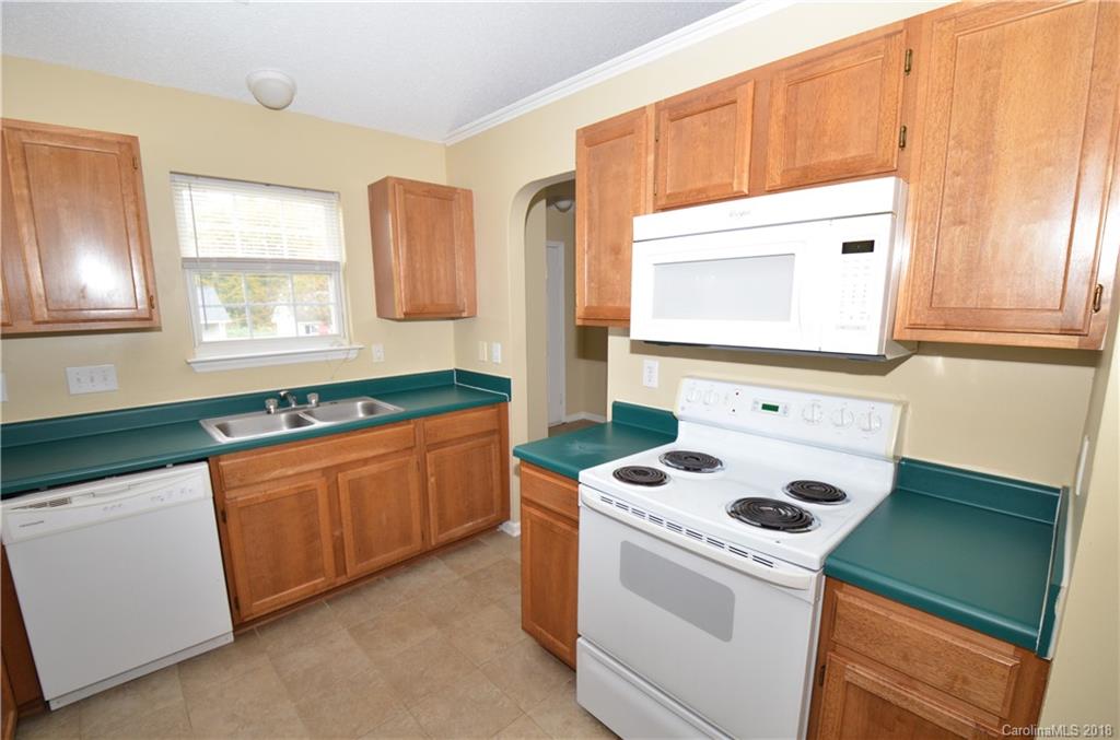 5121 June Furr Road Charlotte, NC 28216 - Photo 6 of 20