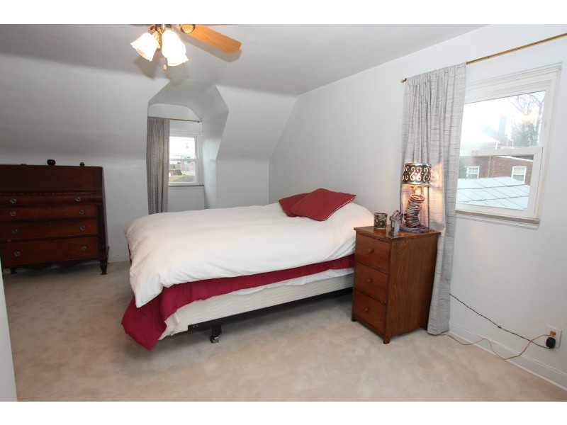 496 Old Farm Road Pittsburgh, PA 15228 - Photo 13 of 25 Bedroom.