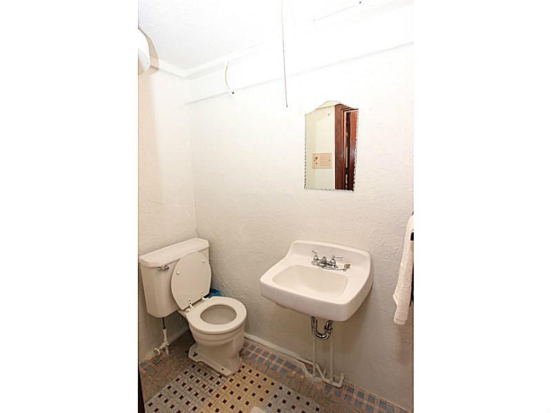496 Old Farm Road Pittsburgh, PA 15228 - Photo 21 of 25 Partial Bath.