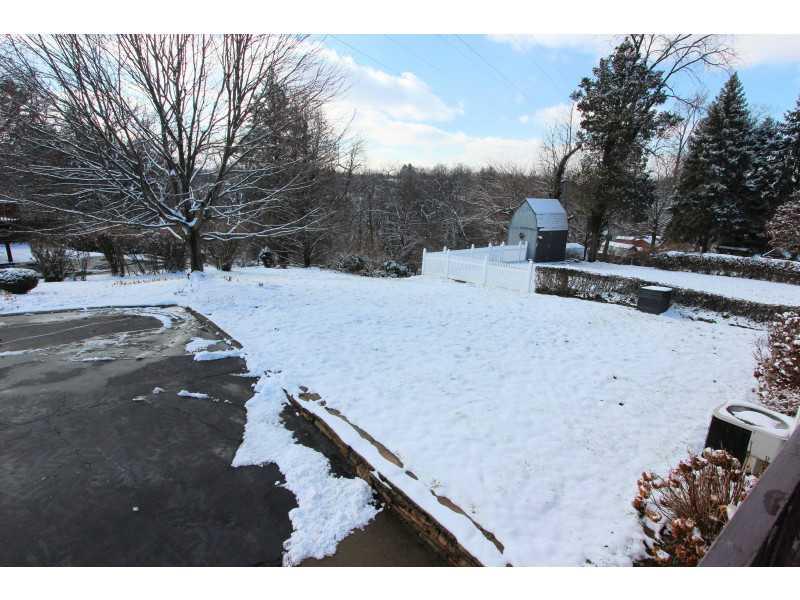 496 Old Farm Road Pittsburgh, PA 15228 - Photo 23 of 25 Yard/Garden.