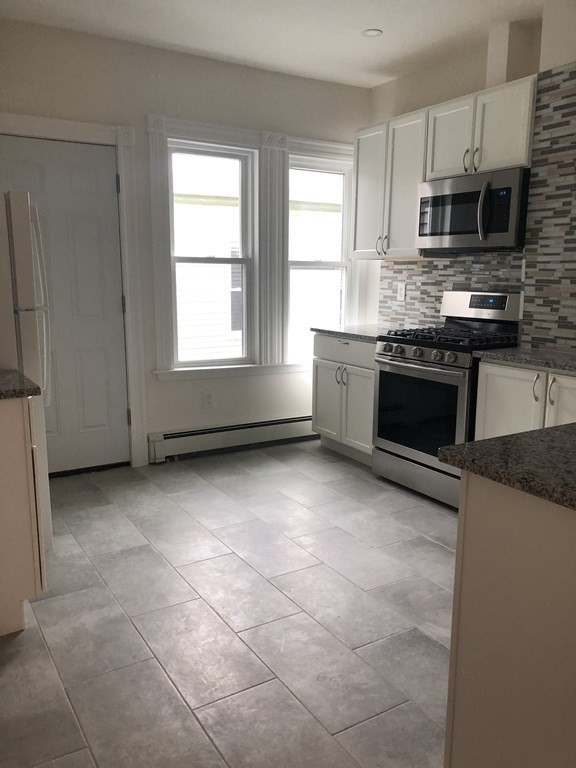 4 Hardwick Street, Unit 3 Cambridge, MA 02141 - Photo 5 of 14