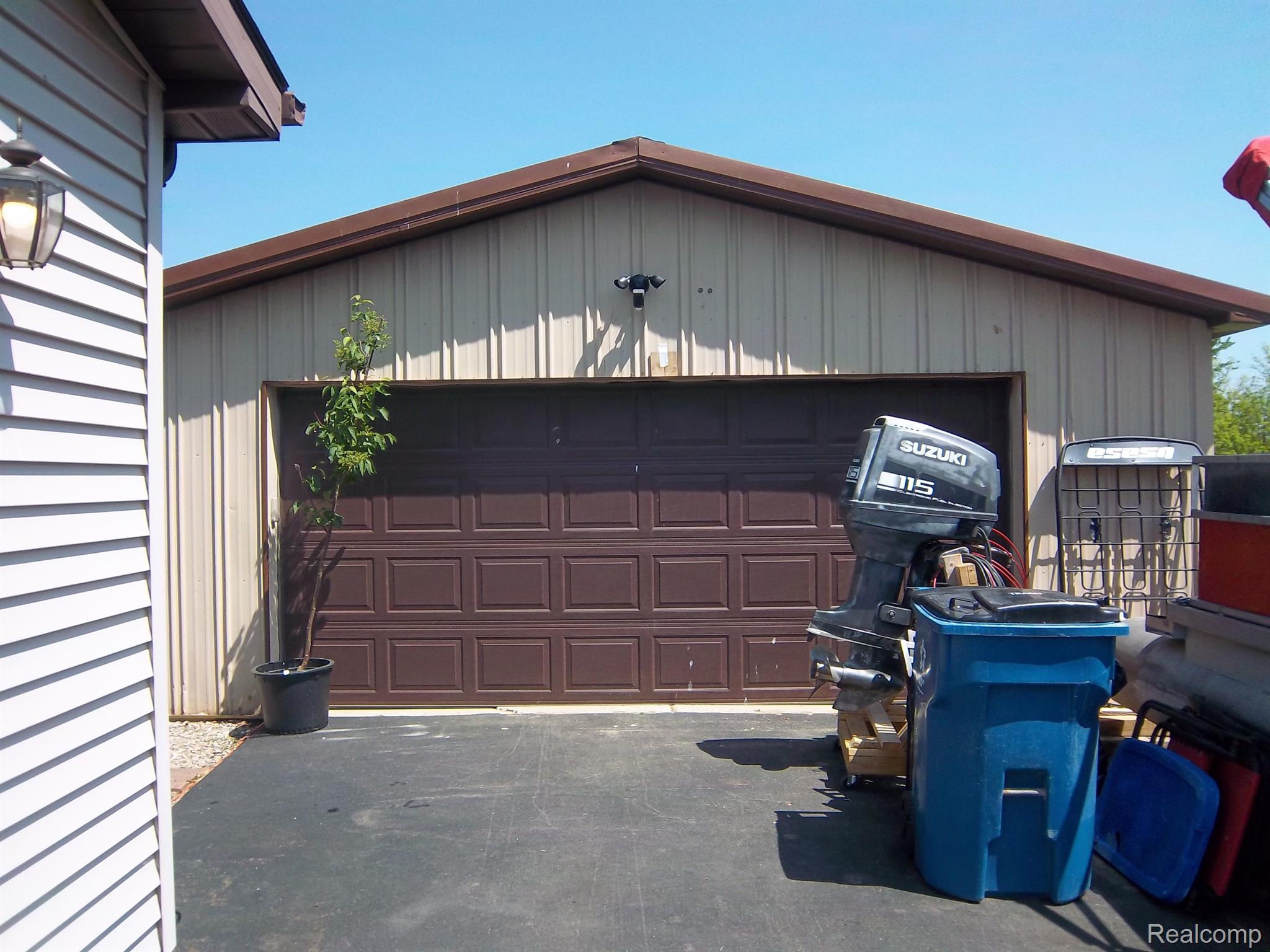 5024 Lahring Road Linden, MI 48451 - Photo 5 of 25 Gallery Image 5