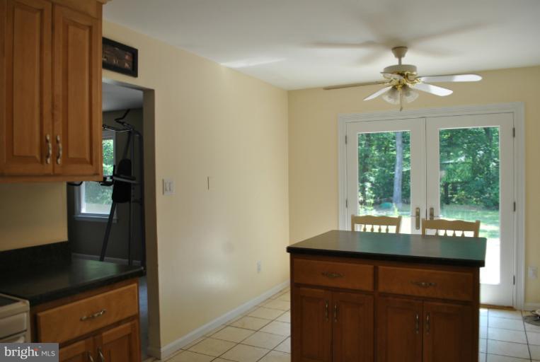 4036 Hanson Road White Plains, MD 20695 - Photo 26 of 30 Kitchen