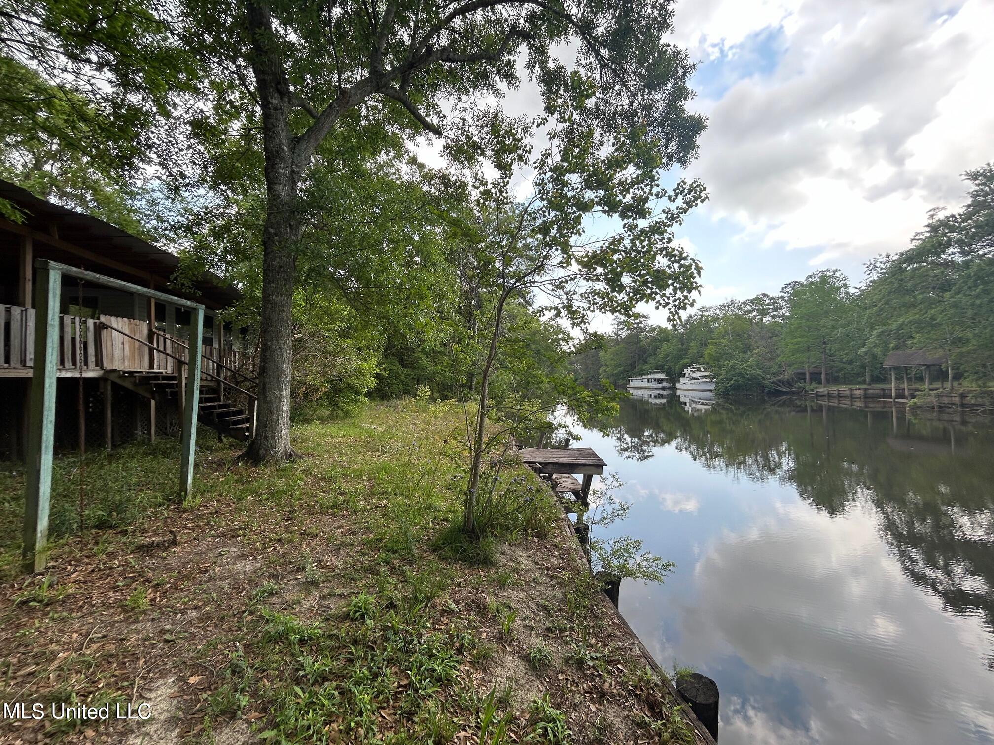 13131 Snug Harbor Road Biloxi, MS 39532 - Photo 2 of 5 IMG_5461