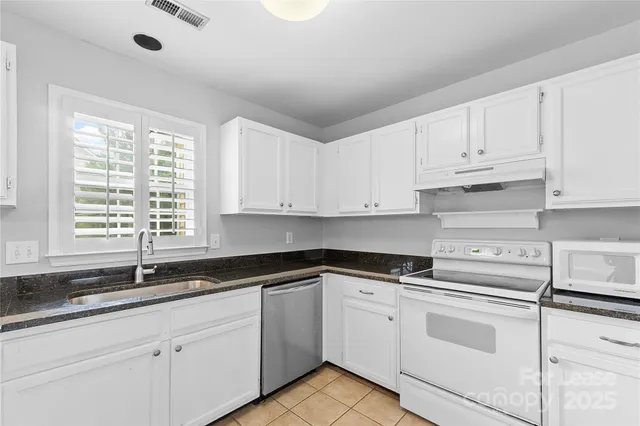 $1,850 | 3224 Selwyn Farms Lane, Charlotte, NC 28209