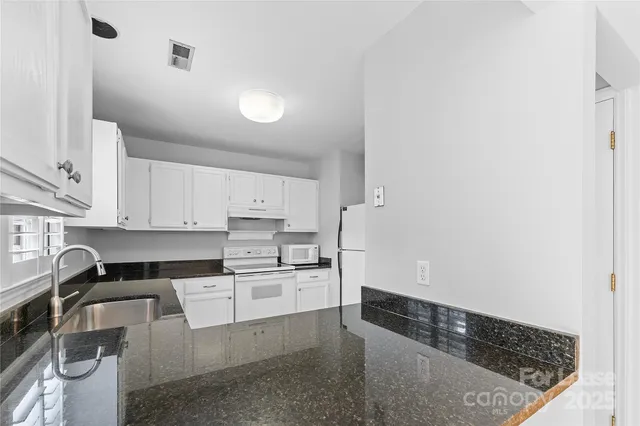 $1,850 | 3224 Selwyn Farms Lane, Charlotte, NC 28209