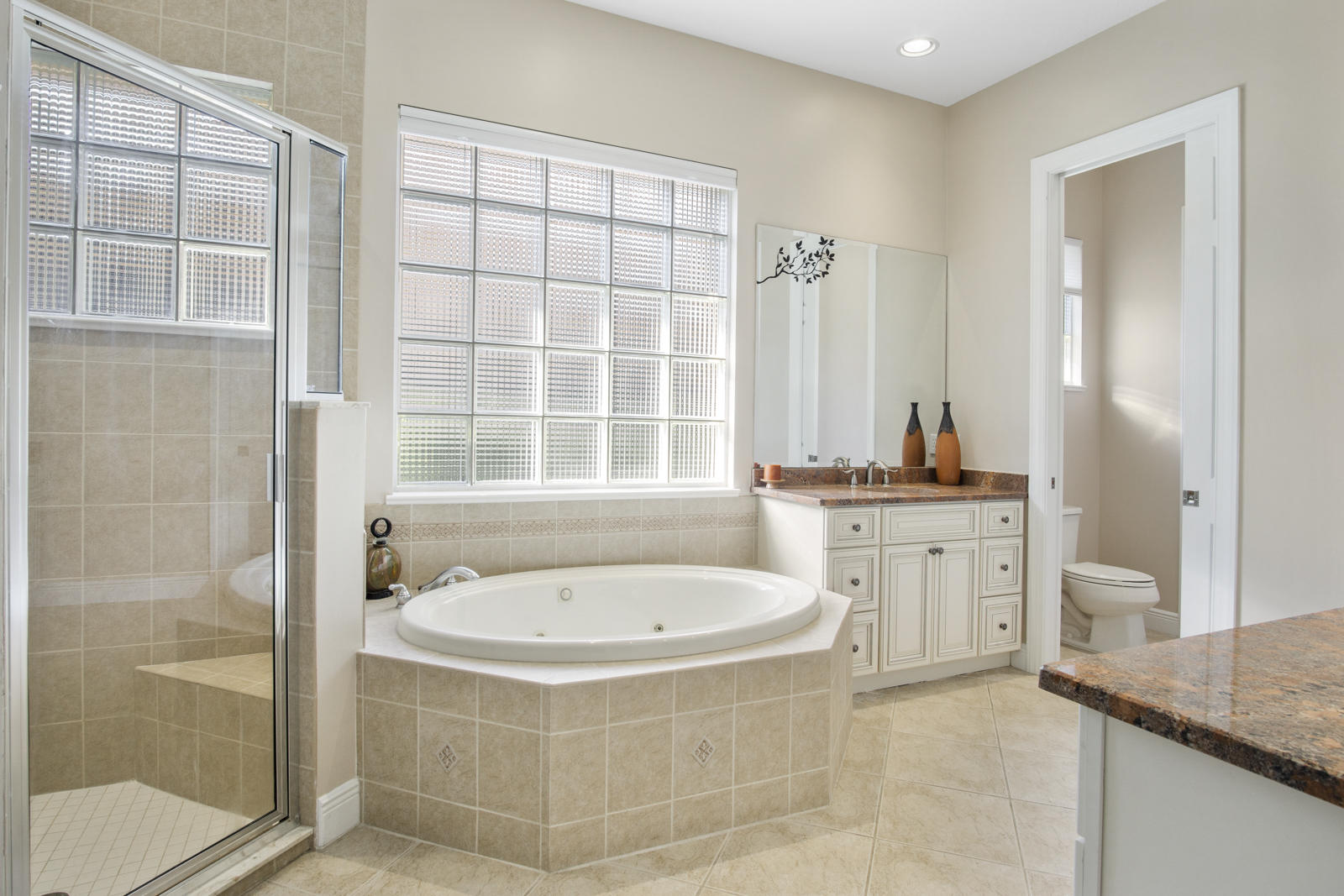 8630 Tompson Point Road Port St. Lucie, FL 34986 - Photo 20 of 61 Master Bath