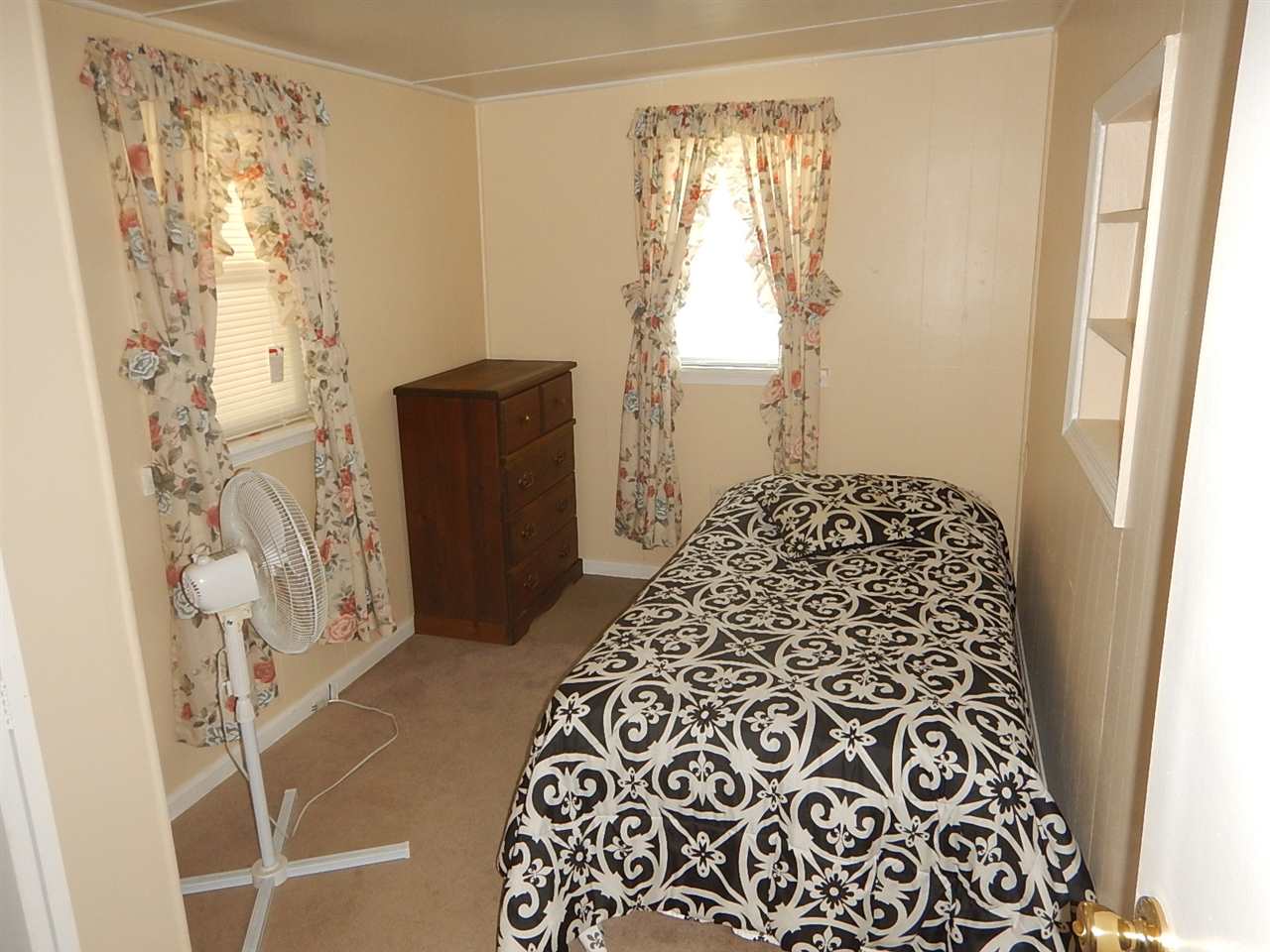 2571 Rileyville Road Rileyville, VA 22650 - Photo 6 of 28 a bathroom with a bathtub and shower