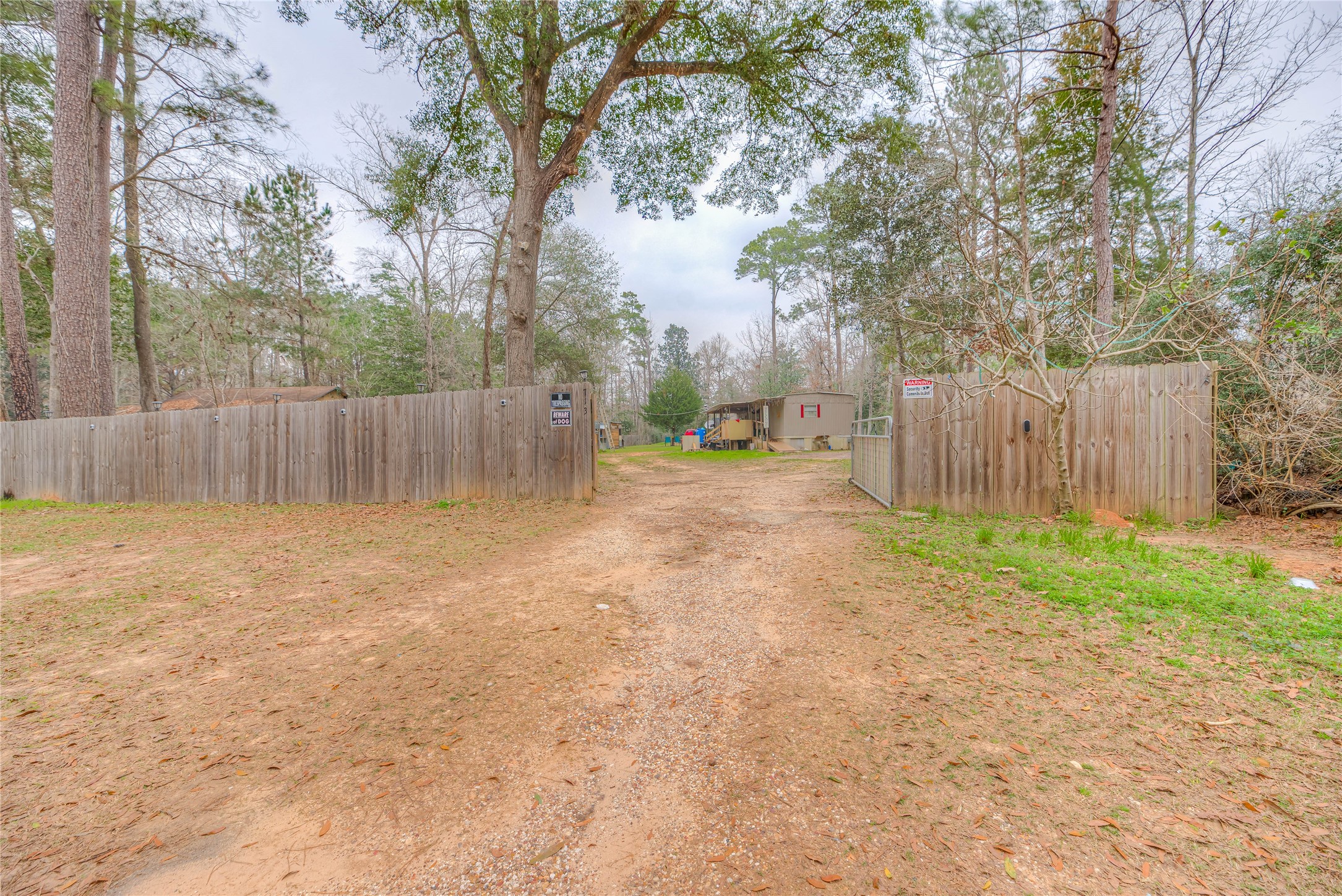 713 Garrett Road Livingston, TX 77351 - Photo 7 of 40