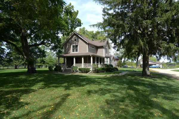 $2,800 | 42W546 Highway 64, St. Charles, IL 60175