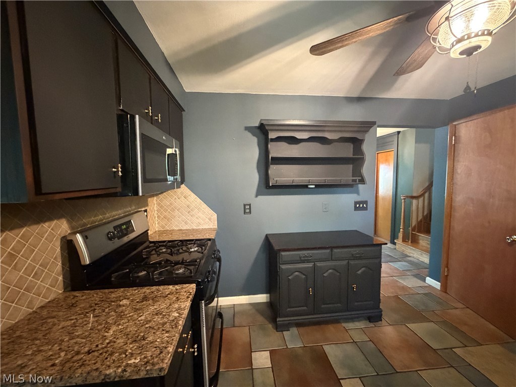 144 Everhard Road Southwest North Canton, OH 44709 - Photo 6 of 32 Gallery Image 6