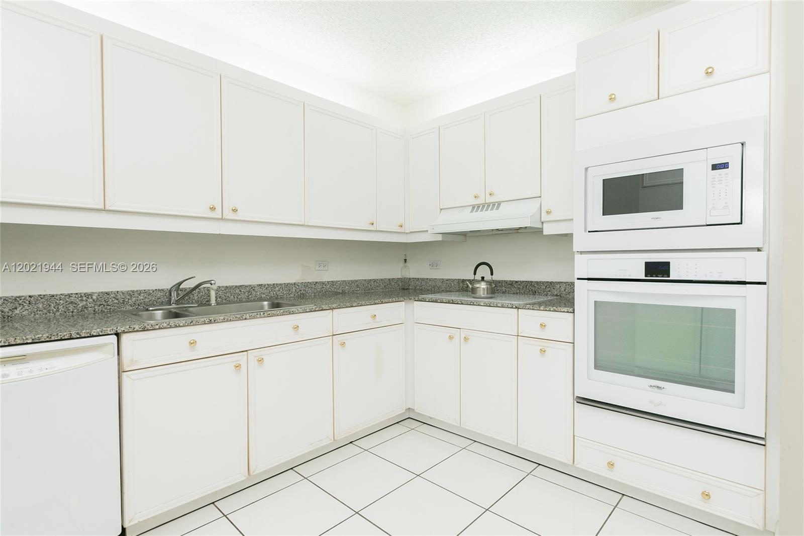 8855 Collins Avenue, Unit 6F Surfside, FL 33154 - Photo 14 of 26