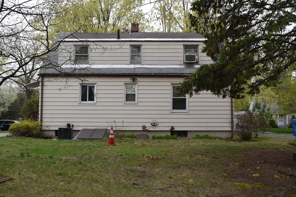 21 Lumae Street Springfield, MA 01119 - Photo 3 of 17