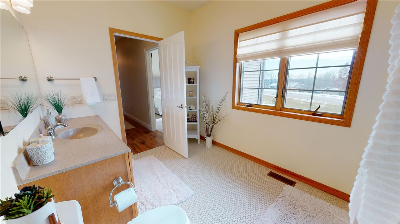 3986 Roberts Ridge Northeast Iowa City, IA 52240 - Photo 23 of 50 Gallery Image 23
