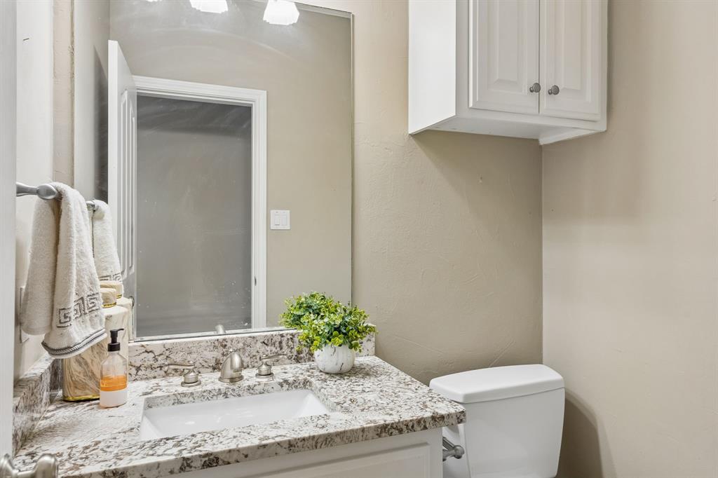 1700 Rock Ridge Road Lucas, TX 75002 - Photo 14 of 37 Dedicated guest bathroom, neutral and clean.
