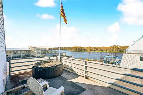 $325,000 | 141 Highway 22, Unit B2, Madisonville, LA 70447