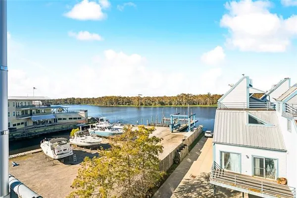 $325,000 | 141 Highway 22, Unit B2, Madisonville, LA 70447