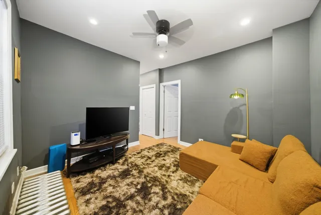 $624,900 | 2924 South Princeton Avenue, Chicago, IL 60616