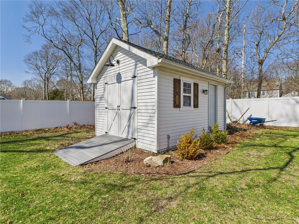 74 Lyne Road Tiverton, RI 02878 - Photo 13 of 48 Gallery Image 13