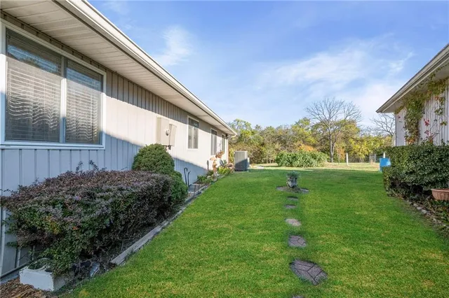 $1,050,000 | 9401 South Buckner Tarsney Road, Oak Grove, MO 64075