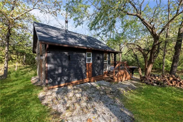 $1,050,000 | 9401 South Buckner Tarsney Road, Oak Grove, MO 64075