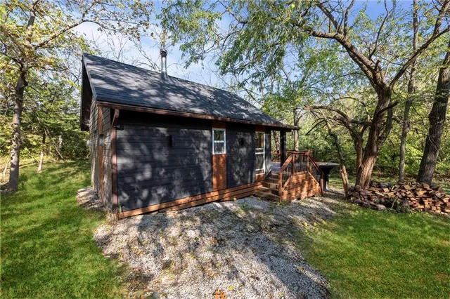 $1,050,000 | 9401 South Buckner Tarsney Road, Oak Grove, MO 64075