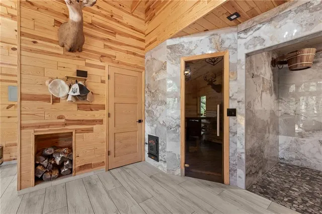 $1,050,000 | 9401 South Buckner Tarsney Road, Oak Grove, MO 64075