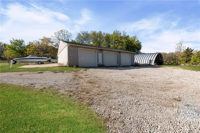 $1,050,000 | 9401 South Buckner Tarsney Road, Oak Grove, MO 64075
