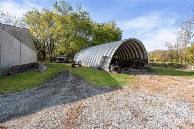 $1,050,000 | 9401 South Buckner Tarsney Road, Oak Grove, MO 64075