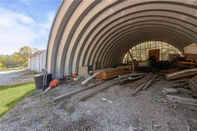 $1,050,000 | 9401 South Buckner Tarsney Road, Oak Grove, MO 64075