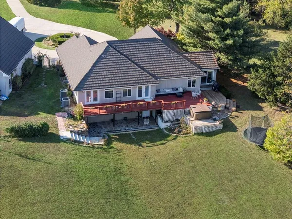 $1,050,000 | 9401 South Buckner Tarsney Road, Oak Grove, MO 64075