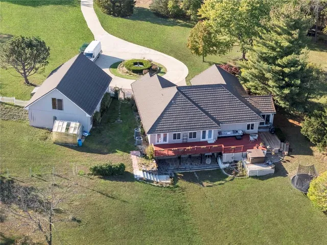 $1,050,000 | 9401 South Buckner Tarsney Road, Oak Grove, MO 64075