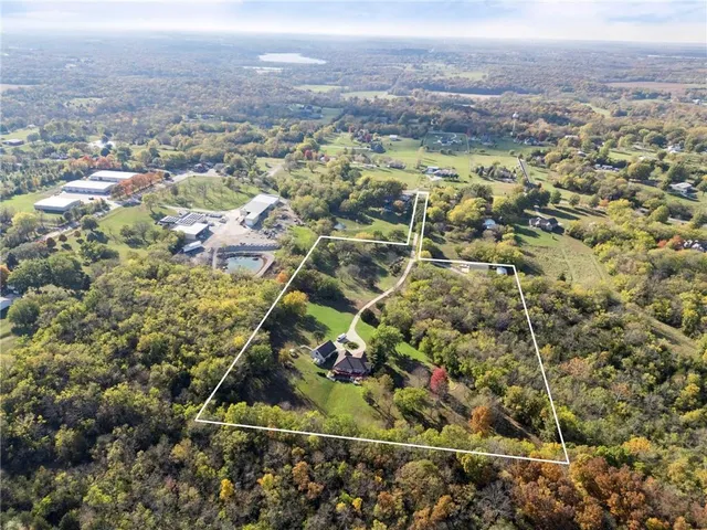 $1,050,000 | 9401 South Buckner Tarsney Road, Oak Grove, MO 64075