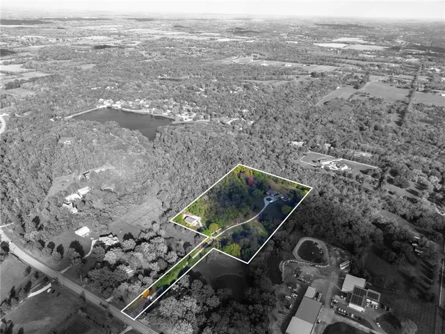 $1,050,000 | 9401 South Buckner Tarsney Road, Oak Grove, MO 64075