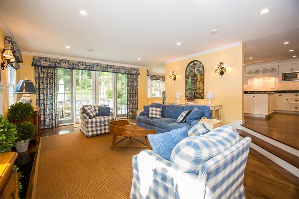 6 Upwey Road Wellesley, MA 02481 - Photo 6 of 20 Gallery Image 6