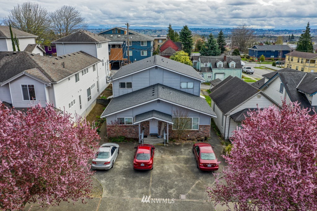 3325 Rockefeller Avenue Everett, WA 98201 - Photo 1 of 32 a view of multiple houses with outdoor space